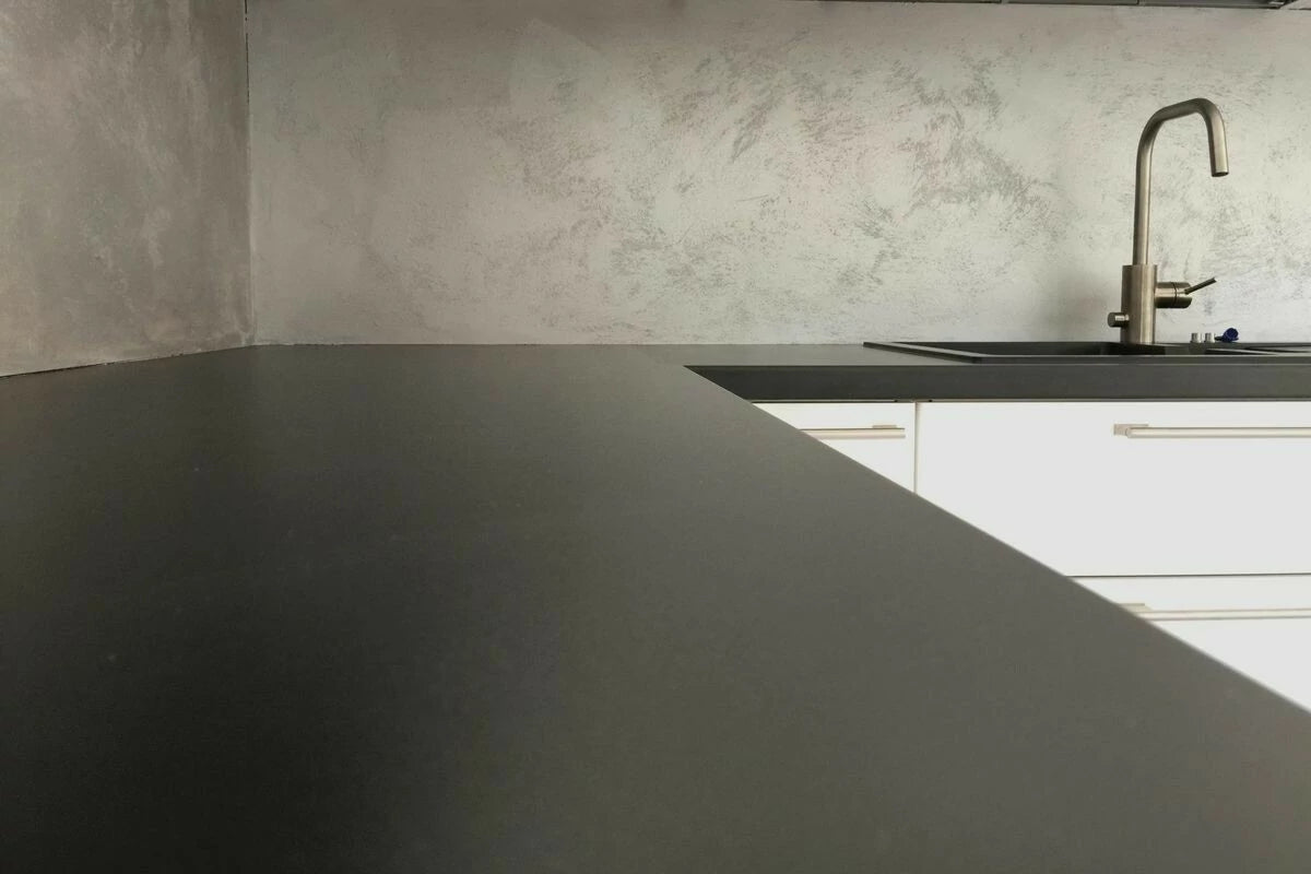 Efektimaali suoja-aineella Belle Arti CeboStone